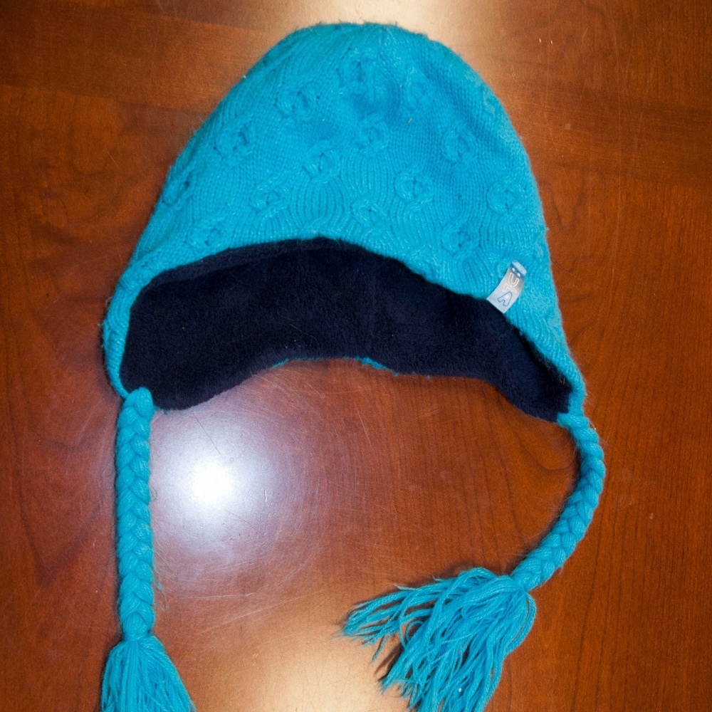 Bula kids winter hat. Warm!